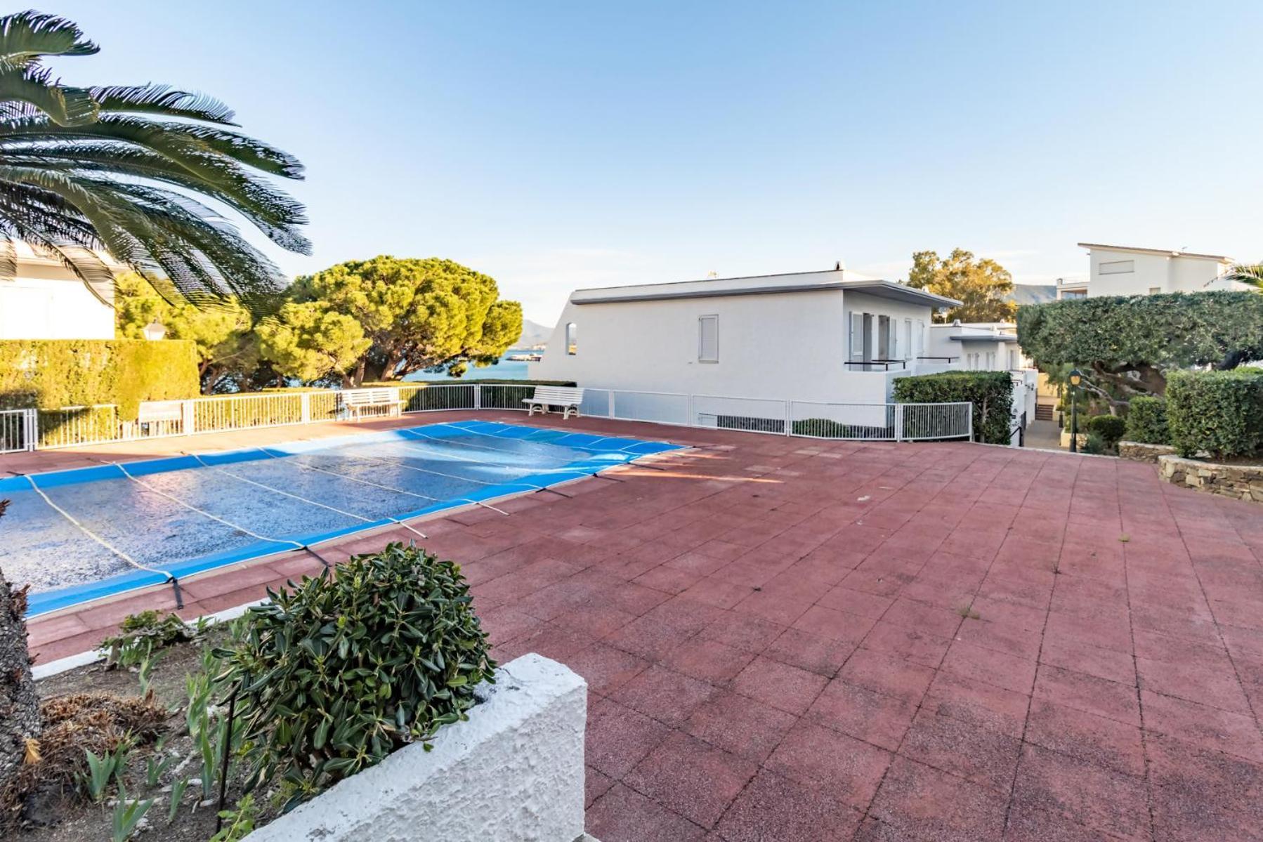 Grifeu 151 Casa Adosada Con Piscina Comunitaria Villa Llança Kültér fotó